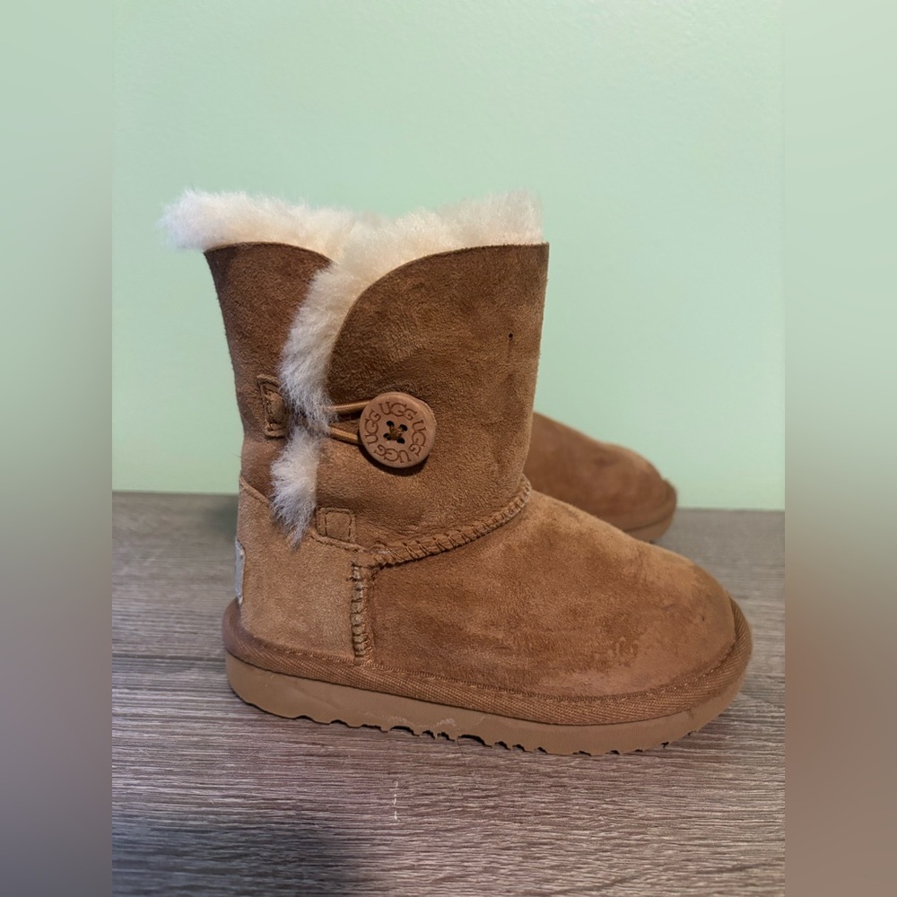 UGG Kids Tan Boots with Cream Fur